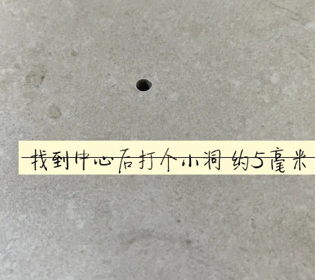 九原瓷砖空鼓维修公司专业解答在瓷砖铺贴过程中，如果砂料搅拌不均匀，将会带来以下问题